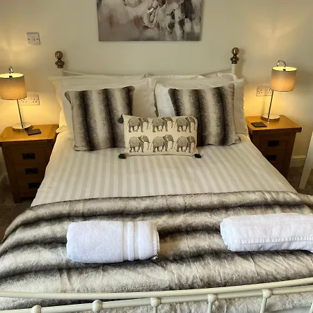 1 Bed Luxury In Leeds With Optional Hot Tub Semesterbostad *