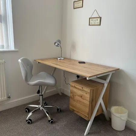 1 Bed Luxury In Leeds With Optional Hot Tub Holiday home *
