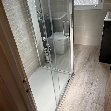 1 Bed Luxury In Leeds With Optional Hot Tub
