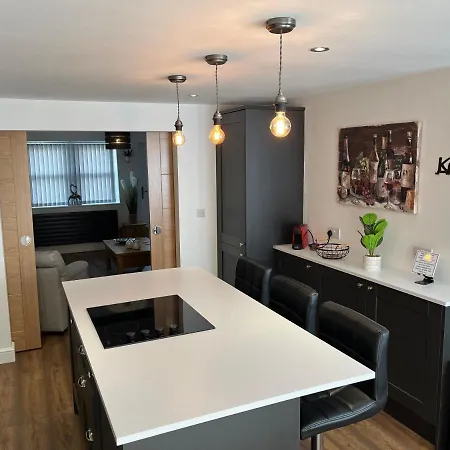 1 Bed Luxury In Leeds With Optional Hot Tub * Leeds (West Yorkshire)
